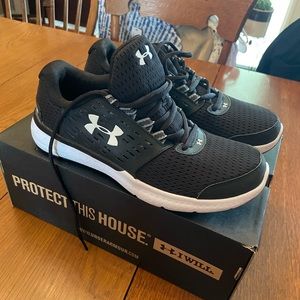 BRAND NEW underarmour tennis shoes